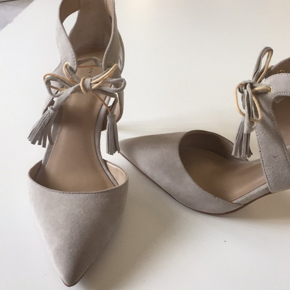Ann Taylor gray heel - Picture 5 of 8